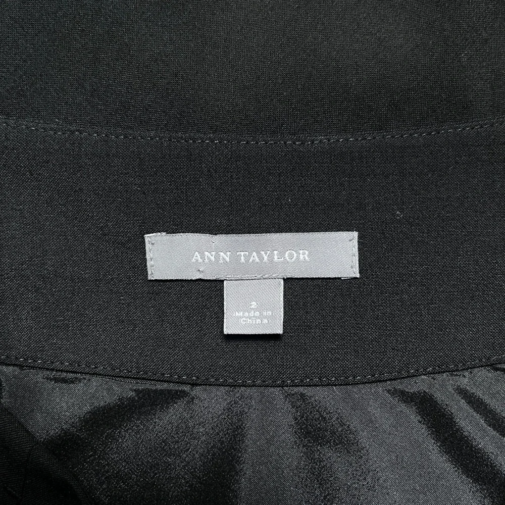 Vintage Ann Taylor Skirt Women's 2 Black Bow Belt Feminine Witchy Corp Goth Vamp